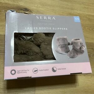 SERRA Womens Bootie Slippers